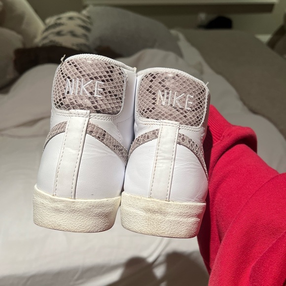 Nike Blazer Mid 77 Vintage Snakeskin Swoosh (Size 7.5) - EUC - Picture 4 of 8